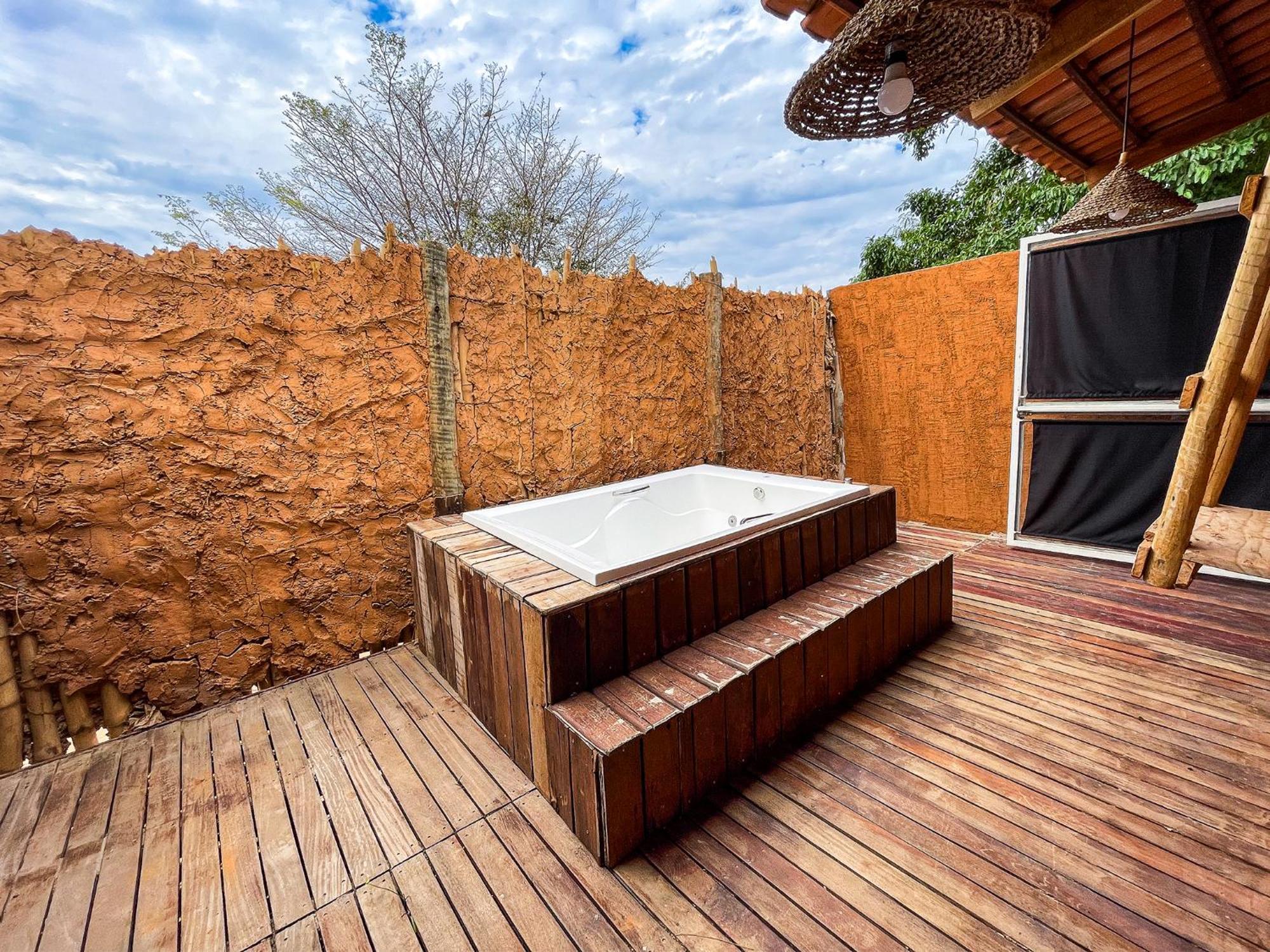 Ranchos 30 Hotel Fazenda Hidrolandia  Exterior photo