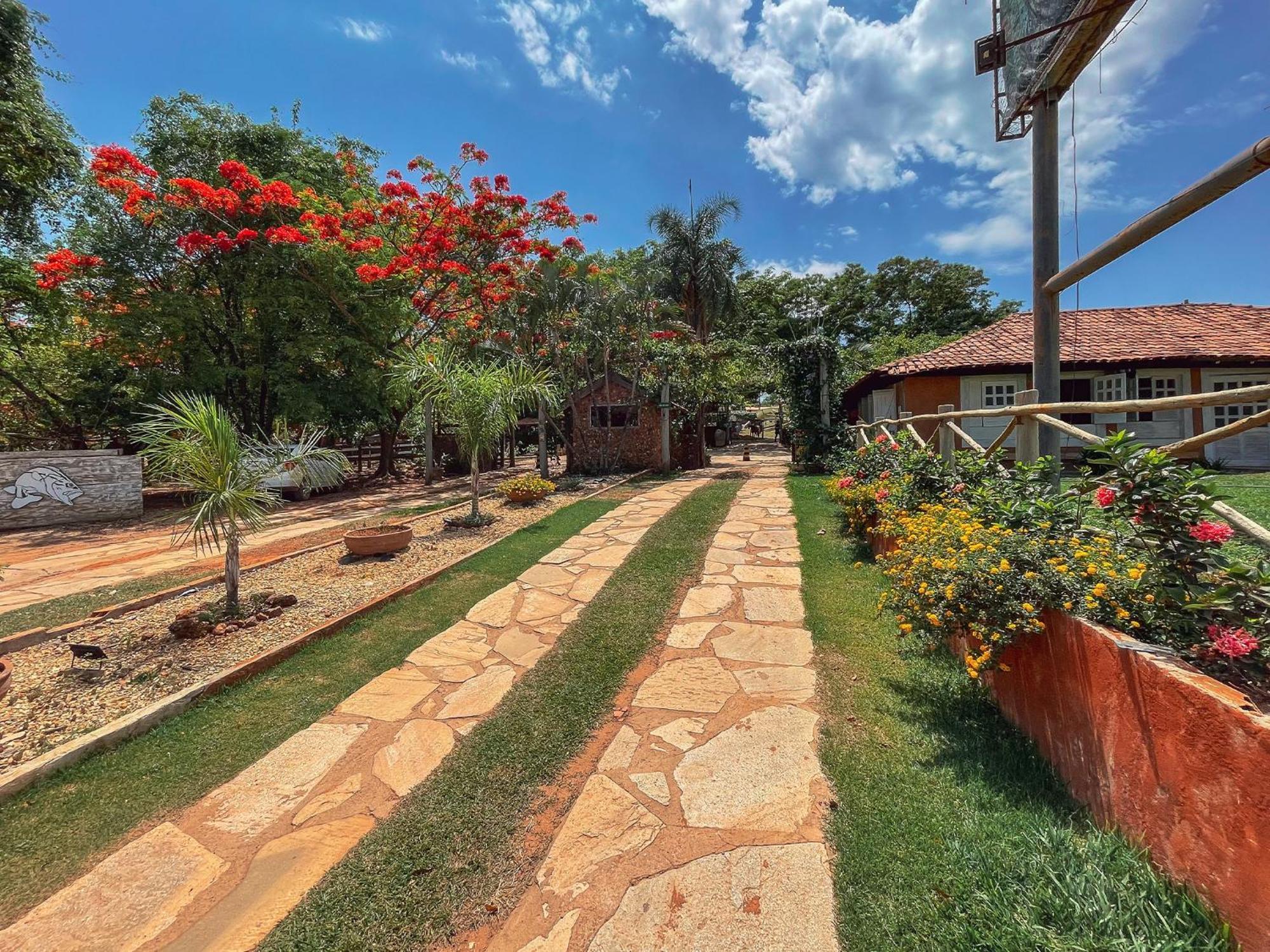 Ranchos 30 Hotel Fazenda Hidrolandia  Exterior photo